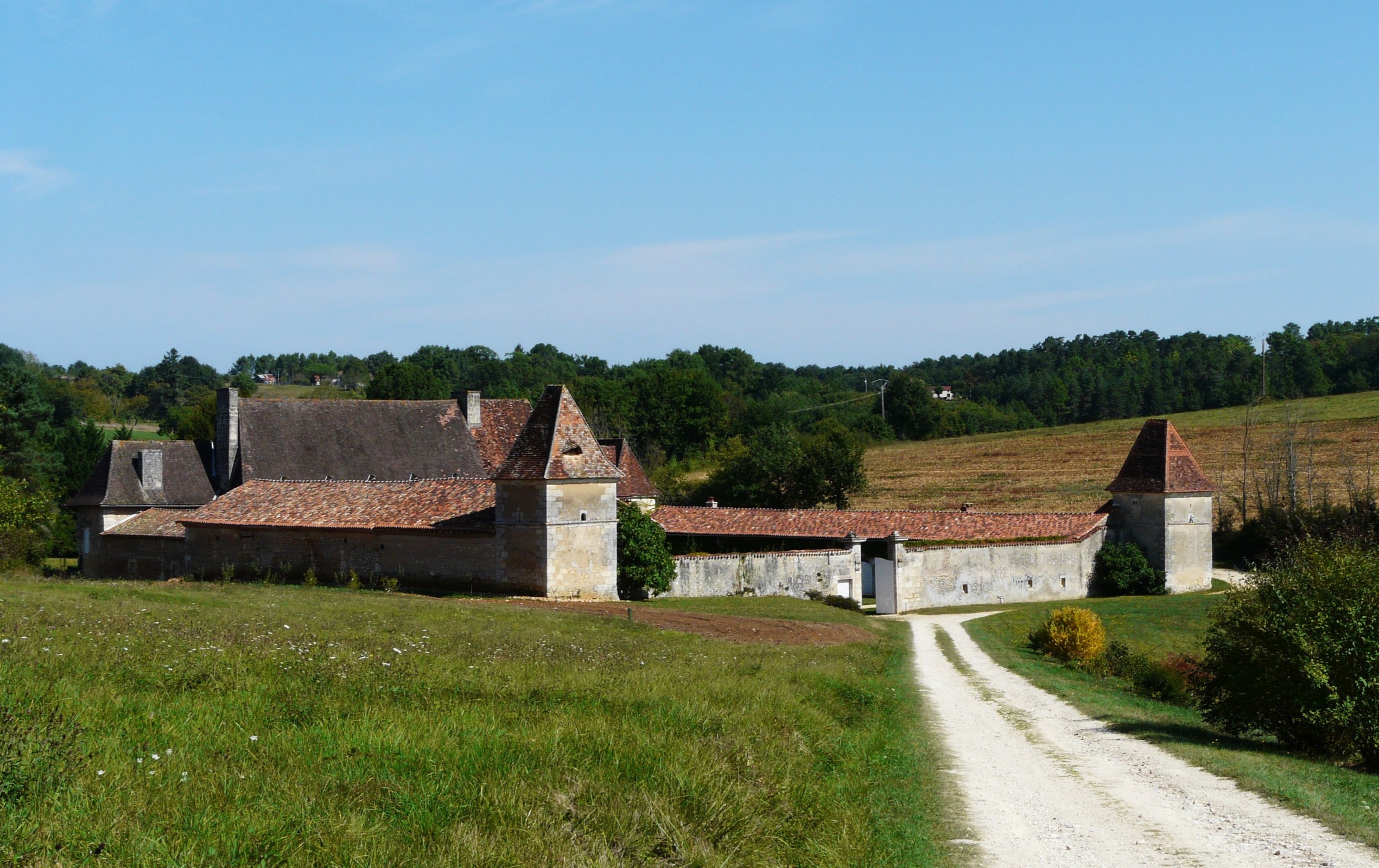 Le gite est une dépendance du manoir des Pautys, une vielle maison fortifié du XVème siècle.